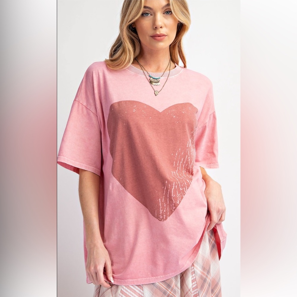 859 ❤️ EASEL FADED HEART PRINTED MINERAL WASHED KNIT TOP